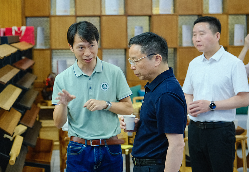 湖南省林業(yè)局黨組書記、局長吳劍波一行了解竹產(chǎn)品相關(guān)情況 湖南省林業(yè)局黨組書記、局長吳劍波一行了解竹產(chǎn)品相關(guān)情況