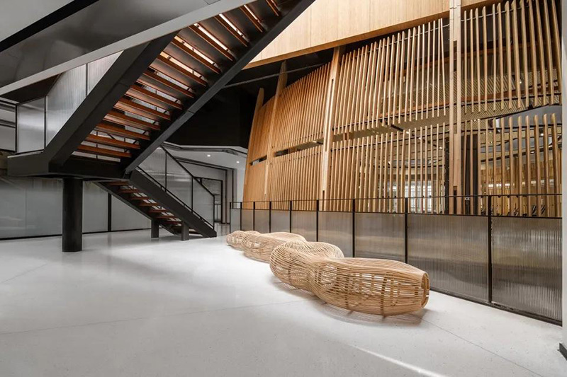 昆明大悅城優(yōu)客工場，竹材與現(xiàn)代材料結(jié)合